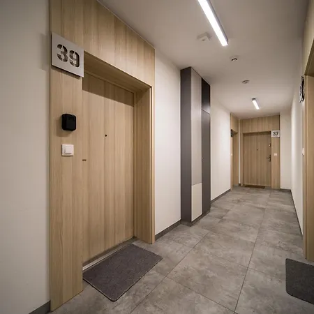 Czartoryskiego Cosy By Bookinghost ヴロツワフ